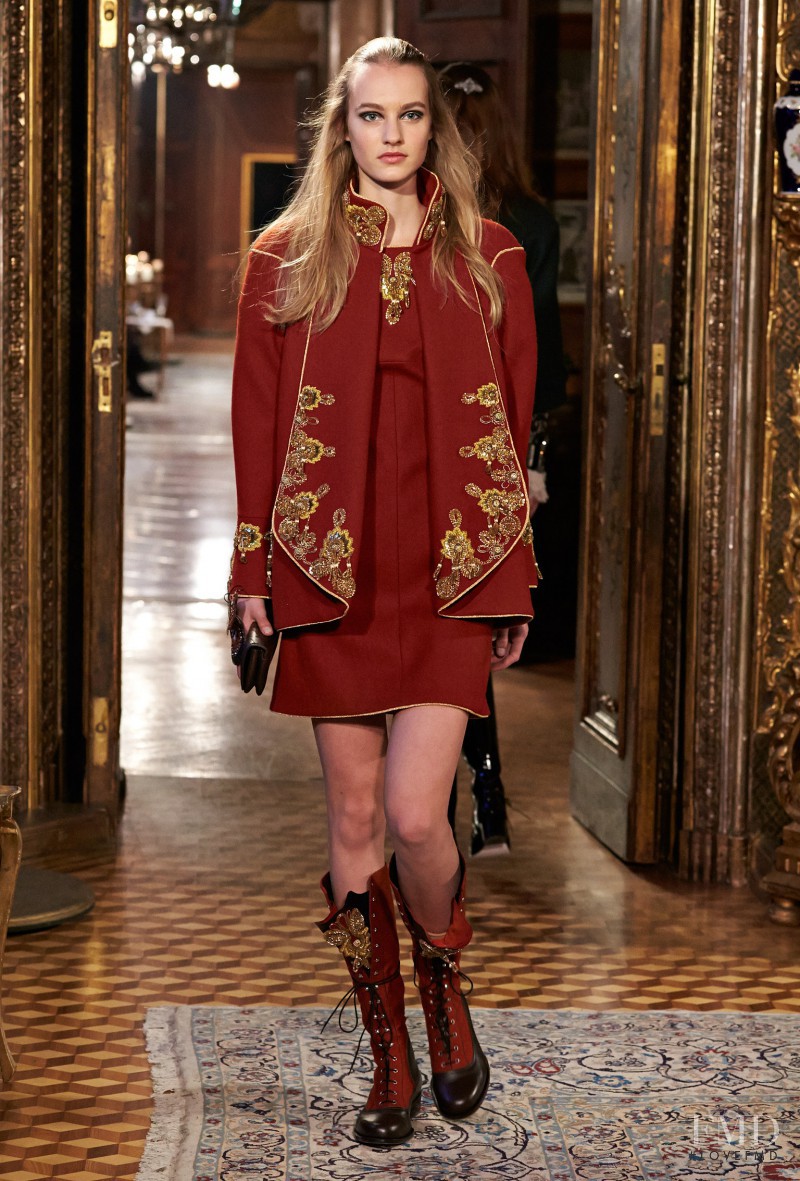 Maartje Verhoef featured in  the Chanel fashion show for Pre-Fall 2015