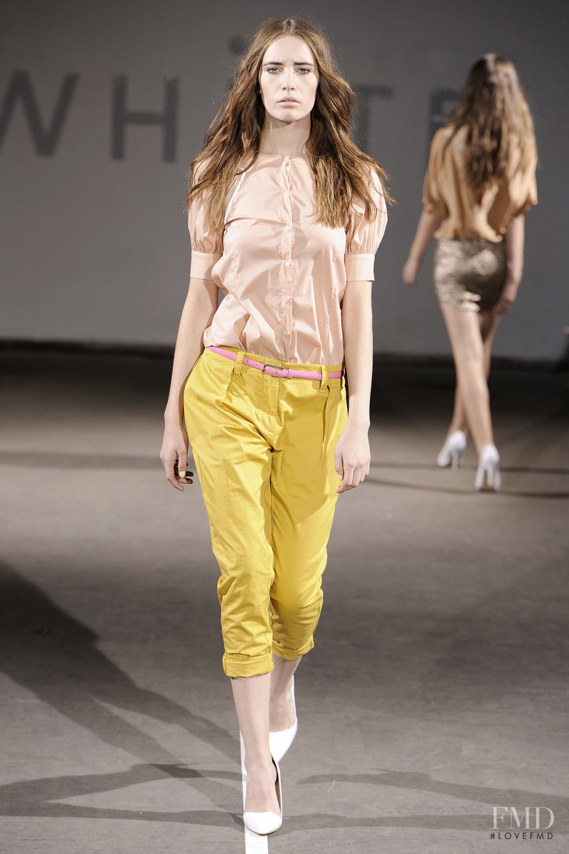 Whiite fashion show for Spring/Summer 2013