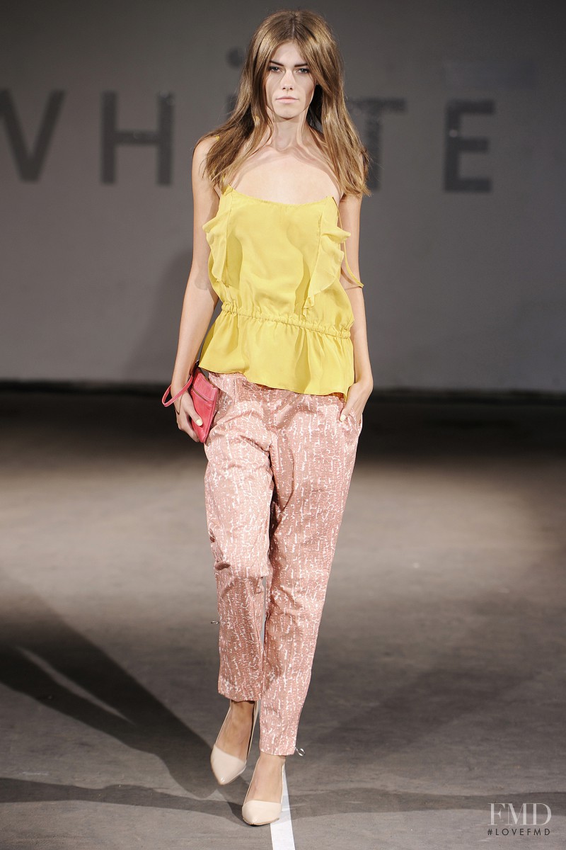 Whiite fashion show for Spring/Summer 2013