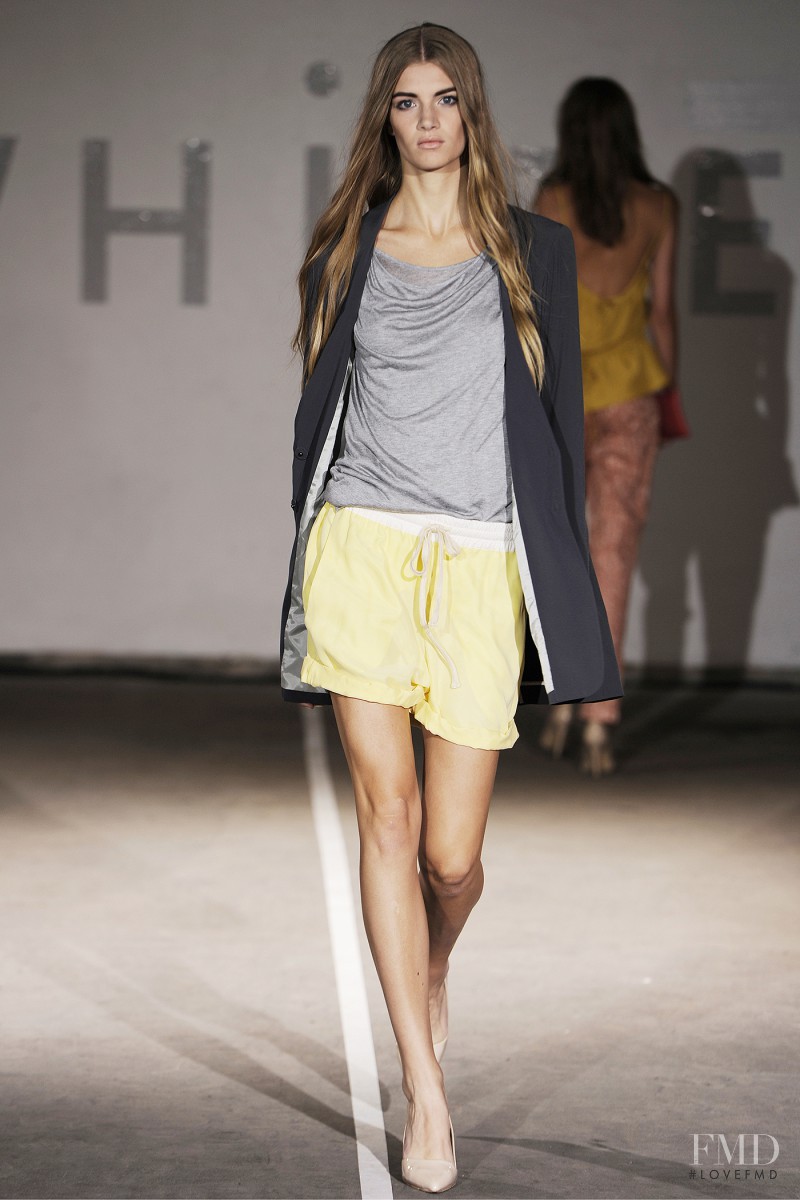 Whiite fashion show for Spring/Summer 2013