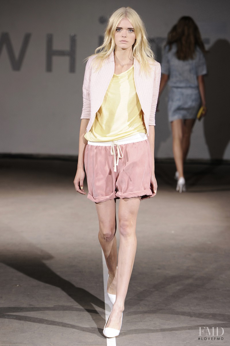 Whiite fashion show for Spring/Summer 2013