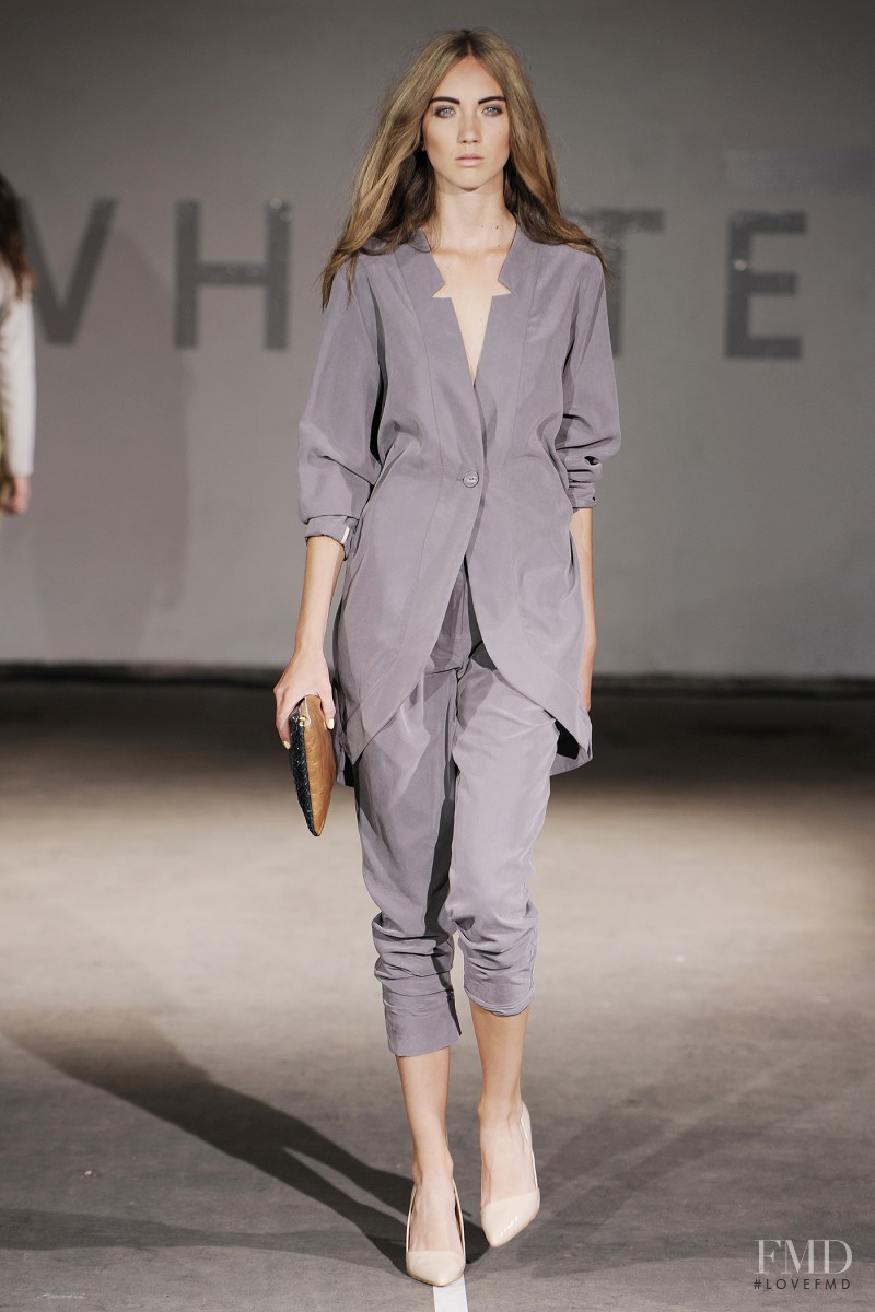 Whiite fashion show for Spring/Summer 2013