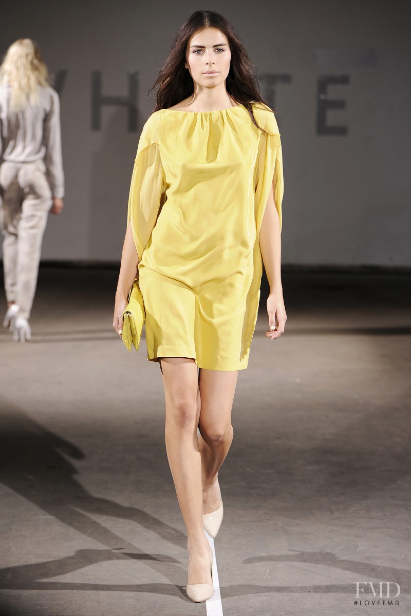 Whiite fashion show for Spring/Summer 2013