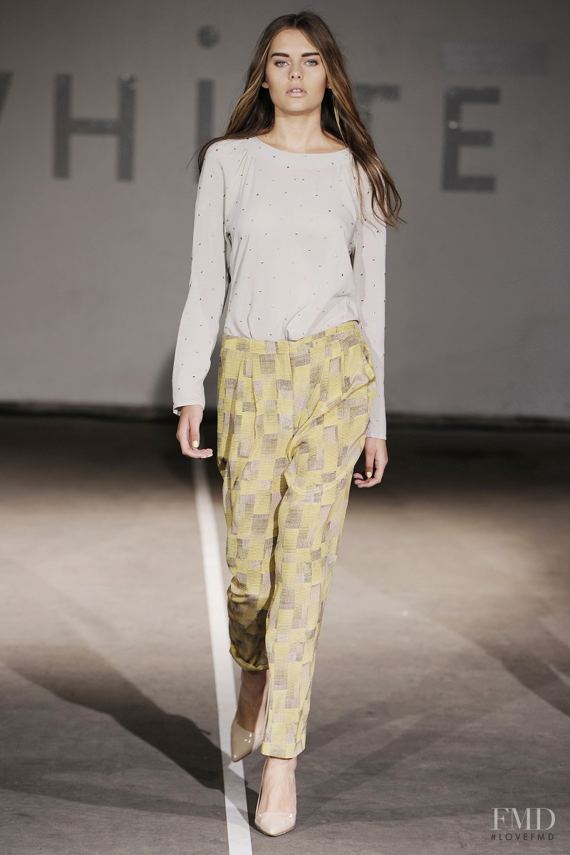 Whiite fashion show for Spring/Summer 2013