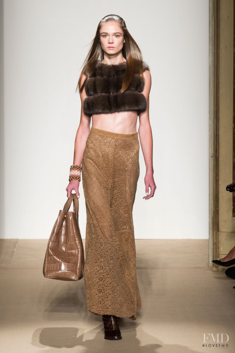 Katherine Kuhl featured in  the Simonetta Ravizza fashion show for Spring/Summer 2014
