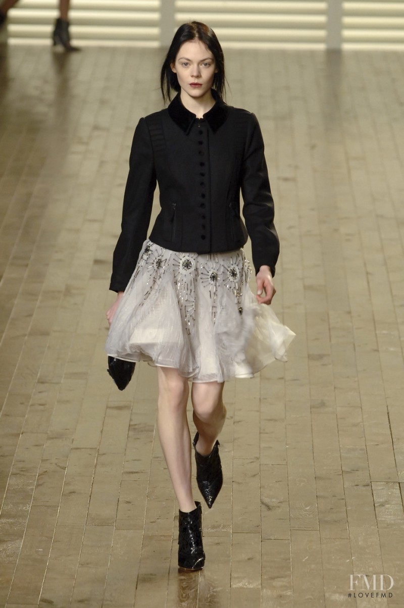 Kinga Rajzak featured in  the Chloe fashion show for Autumn/Winter 2008