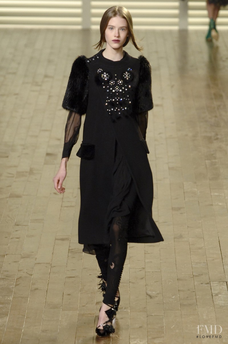 Taryn Davidson featured in  the Chloe fashion show for Autumn/Winter 2008