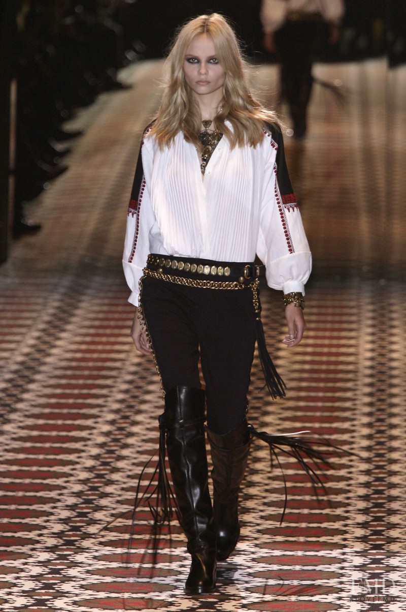 Natasha Poly featured in  the Gucci fashion show for Autumn/Winter 2008