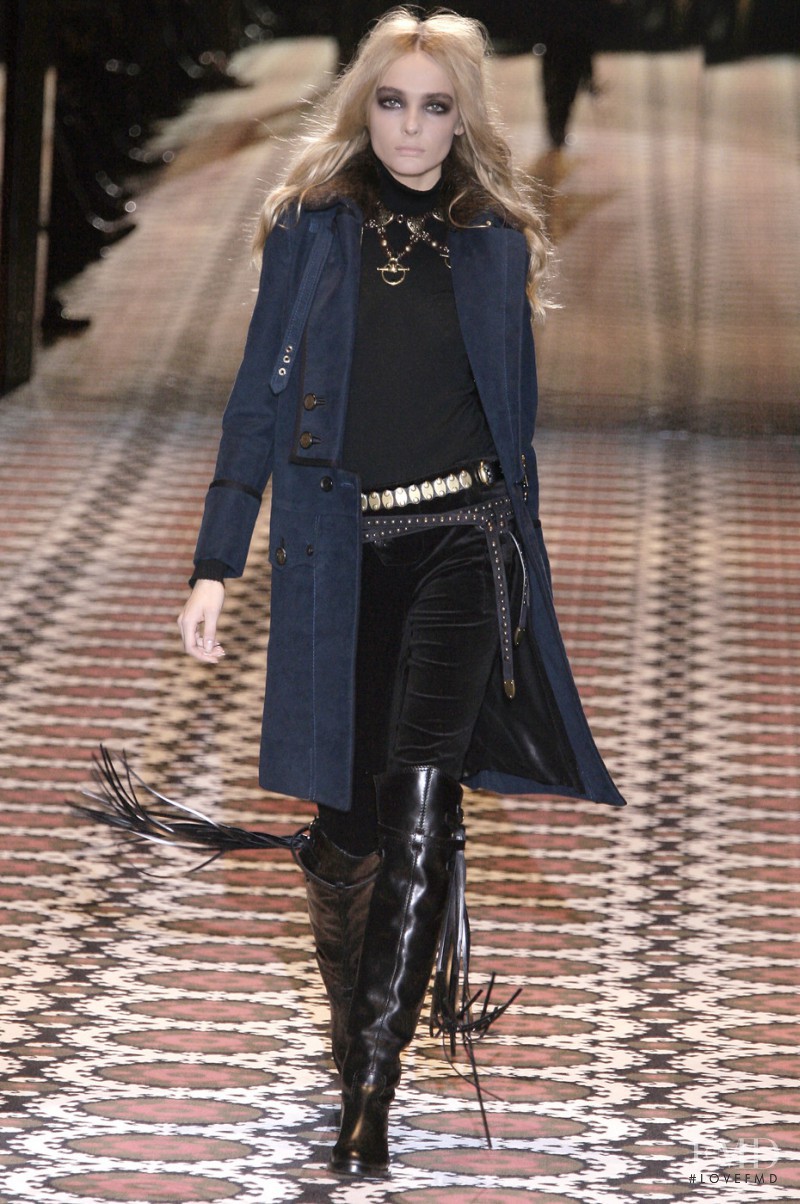 Snejana Onopka featured in  the Gucci fashion show for Autumn/Winter 2008