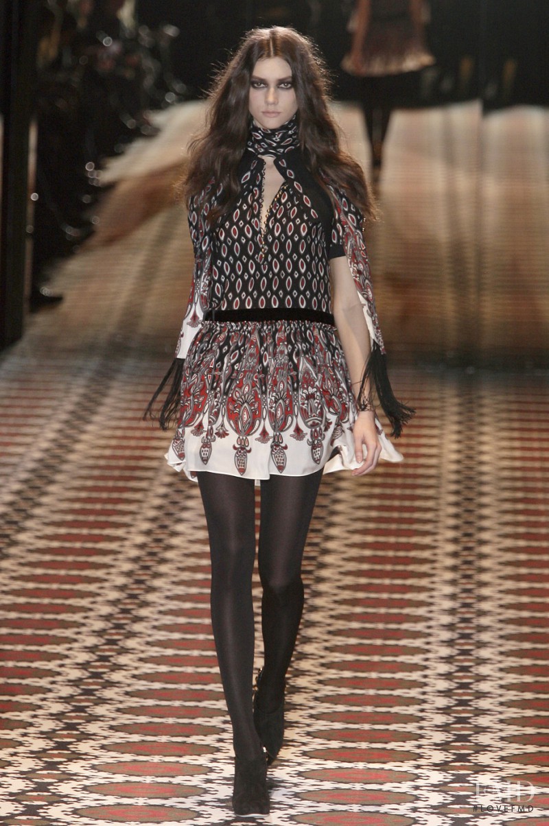 Ksenia Kakhnovich featured in  the Gucci fashion show for Autumn/Winter 2008