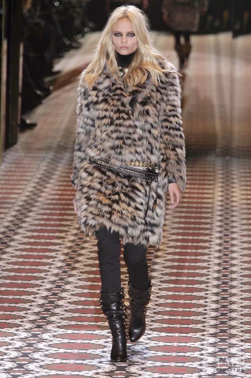 Natasha Poly featured in  the Gucci fashion show for Autumn/Winter 2008
