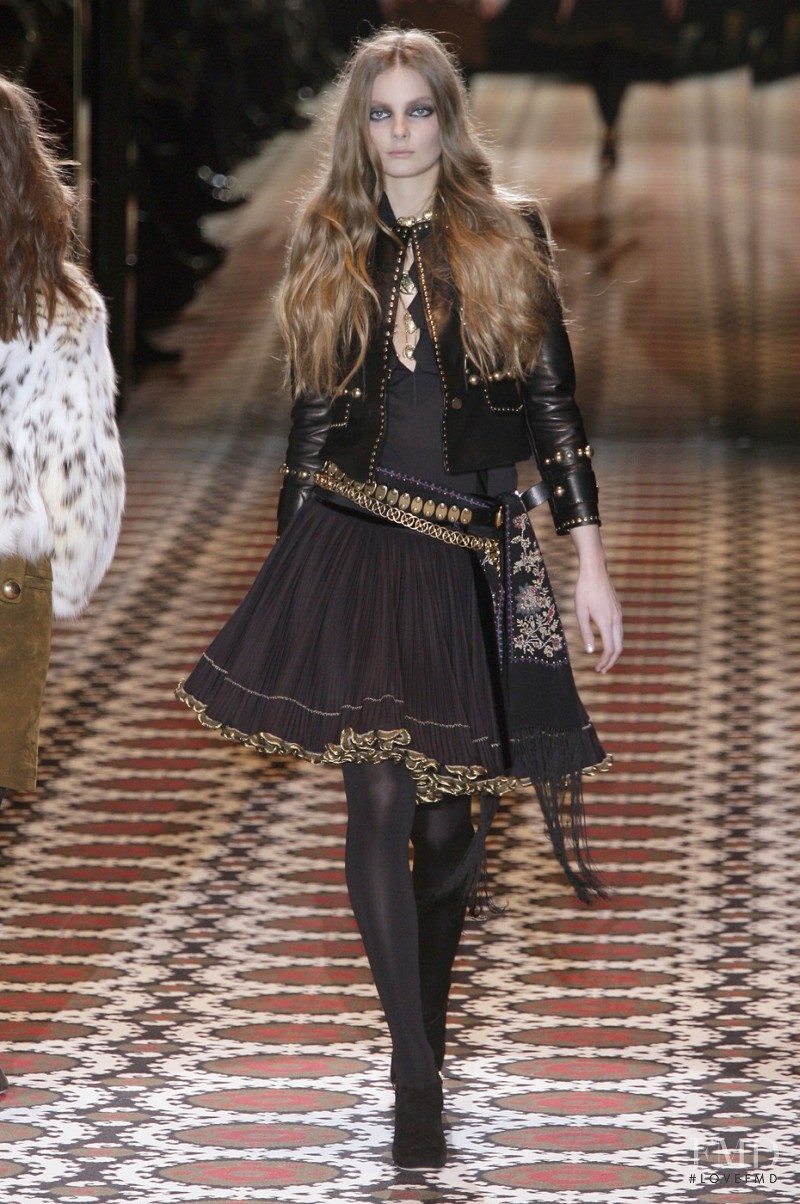 Eniko Mihalik featured in  the Gucci fashion show for Autumn/Winter 2008