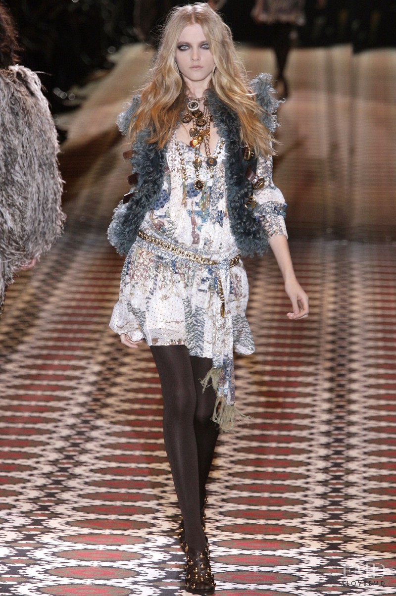 Vlada Roslyakova featured in  the Gucci fashion show for Autumn/Winter 2008