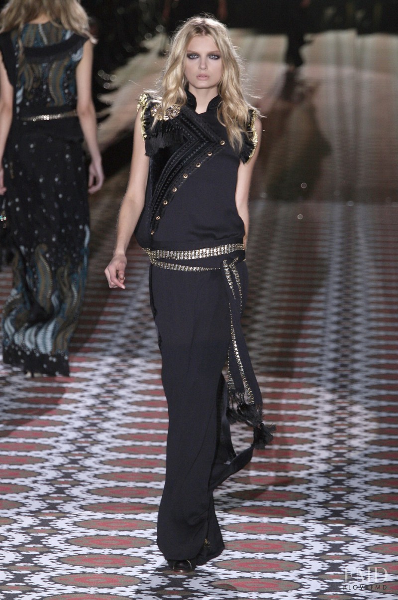 Lily Donaldson featured in  the Gucci fashion show for Autumn/Winter 2008