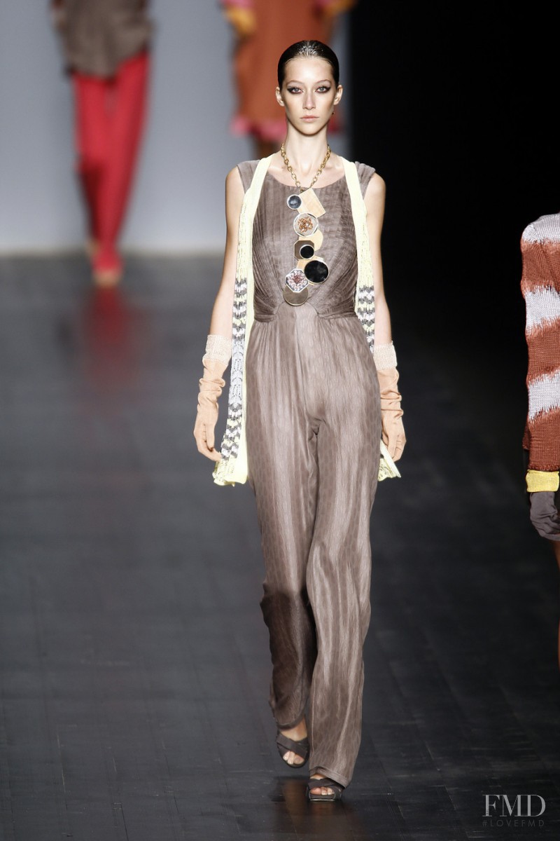 Alana Zimmer featured in  the Missoni fashion show for Spring/Summer 2008