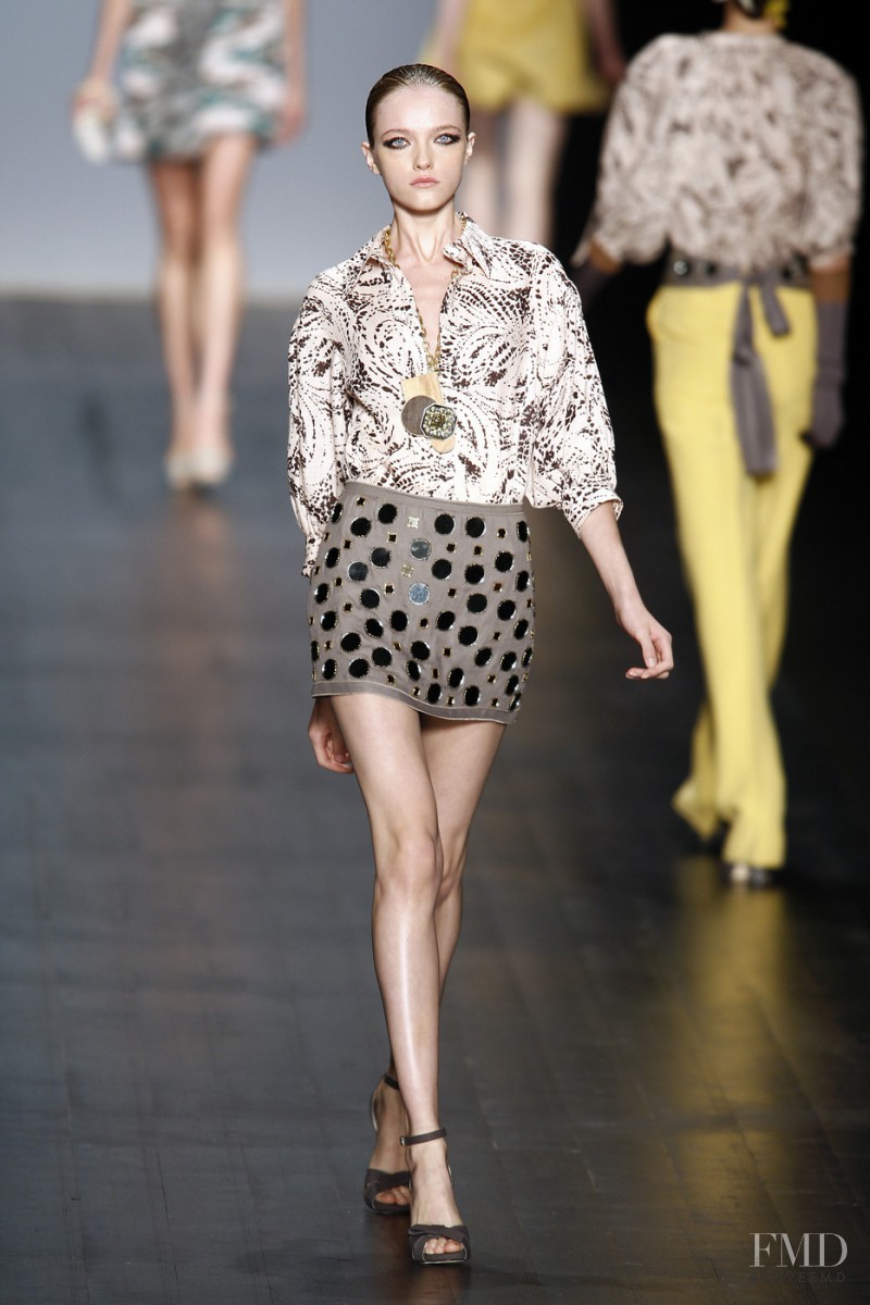 Vlada Roslyakova featured in  the Missoni fashion show for Spring/Summer 2008