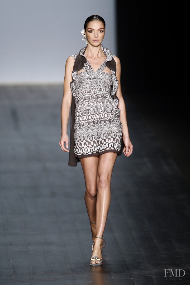 Mariacarla Boscono featured in  the Missoni fashion show for Spring/Summer 2008