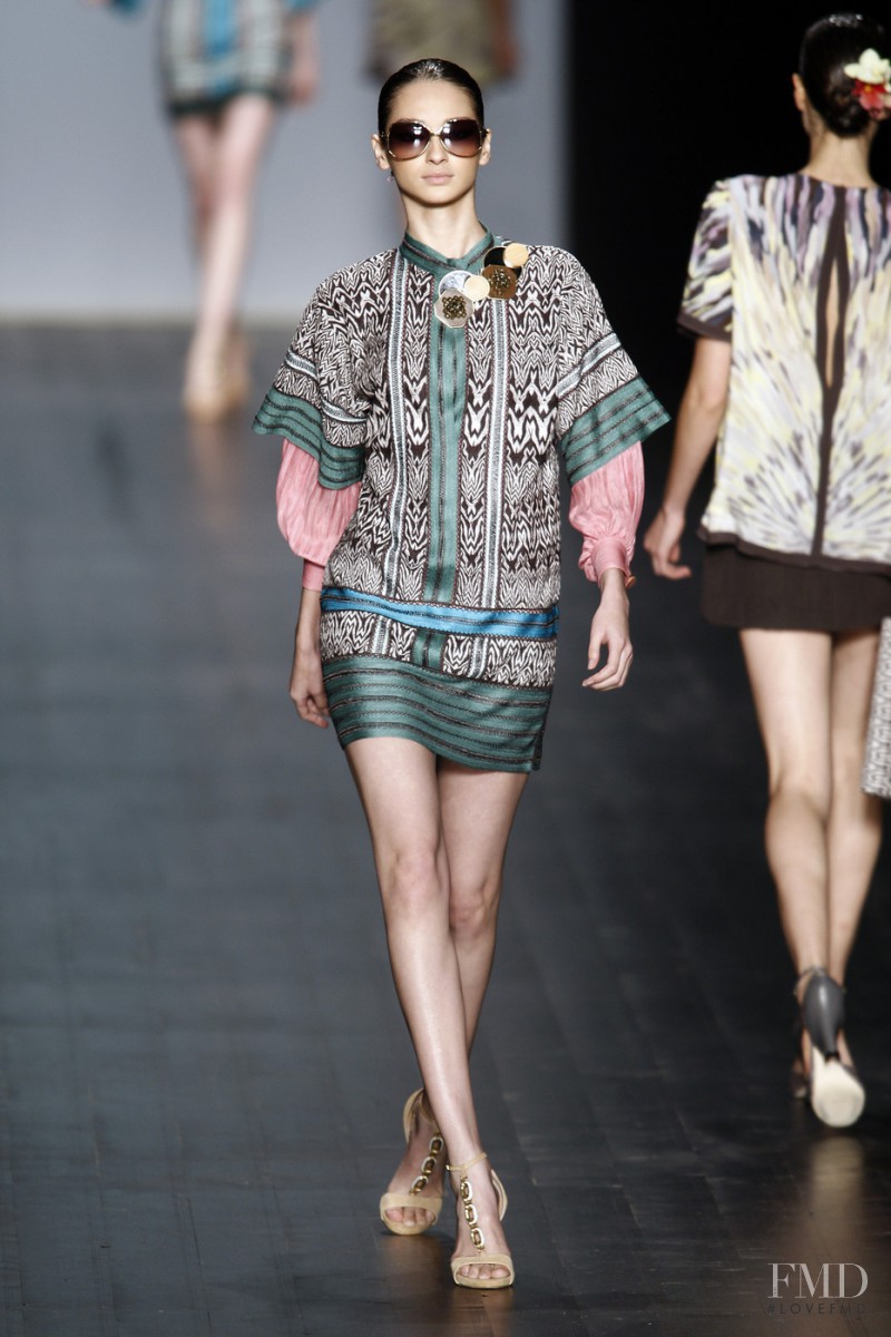 Bruna Tenório featured in  the Missoni fashion show for Spring/Summer 2008