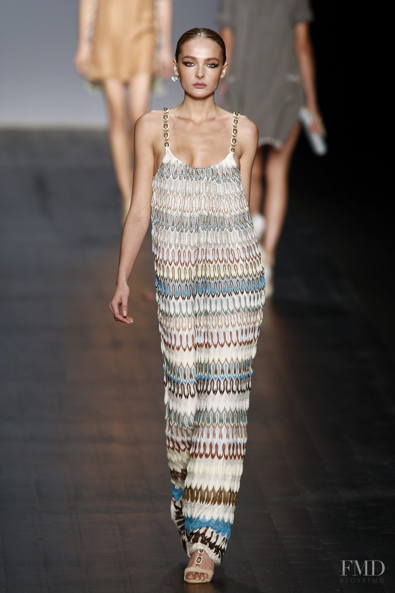 Snejana Onopka featured in  the Missoni fashion show for Spring/Summer 2008