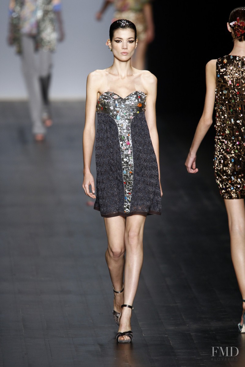 Sheila Marquez featured in  the Missoni fashion show for Spring/Summer 2008