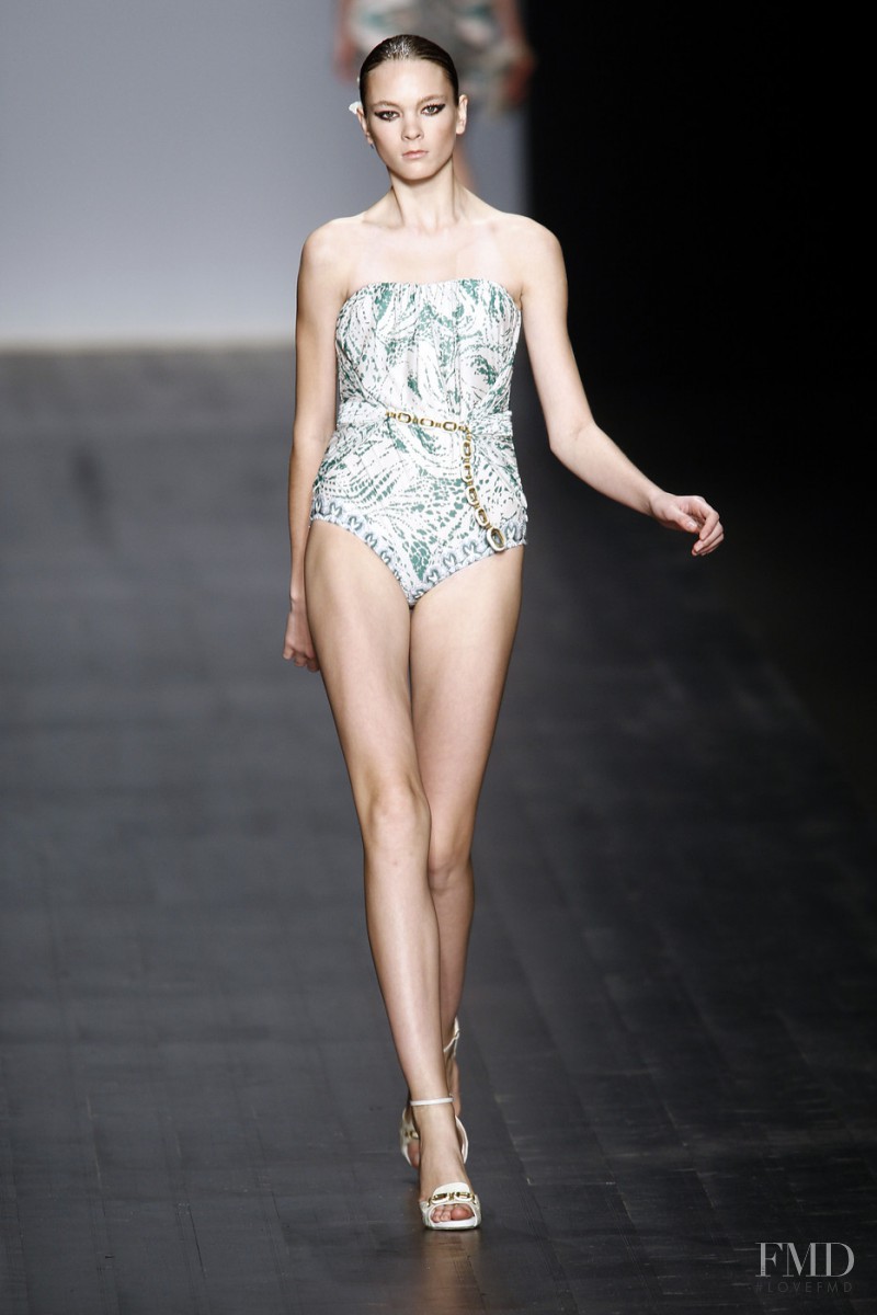 Irina Kulikova featured in  the Missoni fashion show for Spring/Summer 2008
