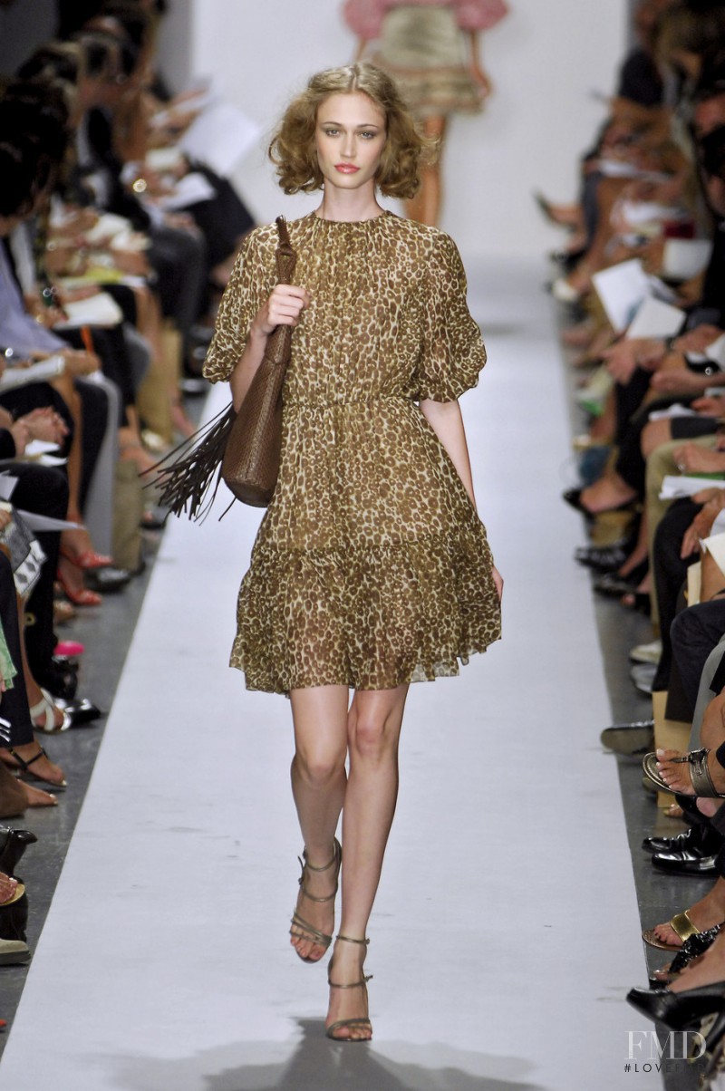 Viviane Orth featured in  the Derek Lam fashion show for Spring/Summer 2008