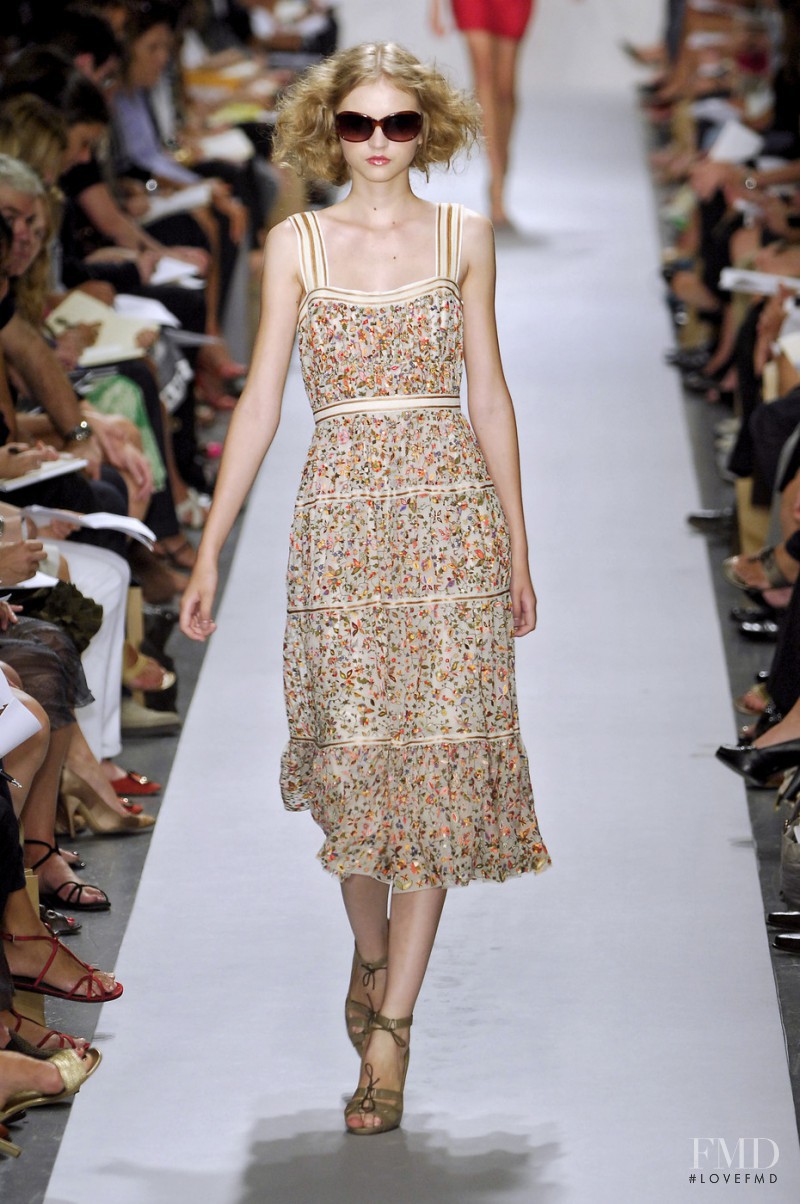 Anabela Belikova featured in  the Derek Lam fashion show for Spring/Summer 2008