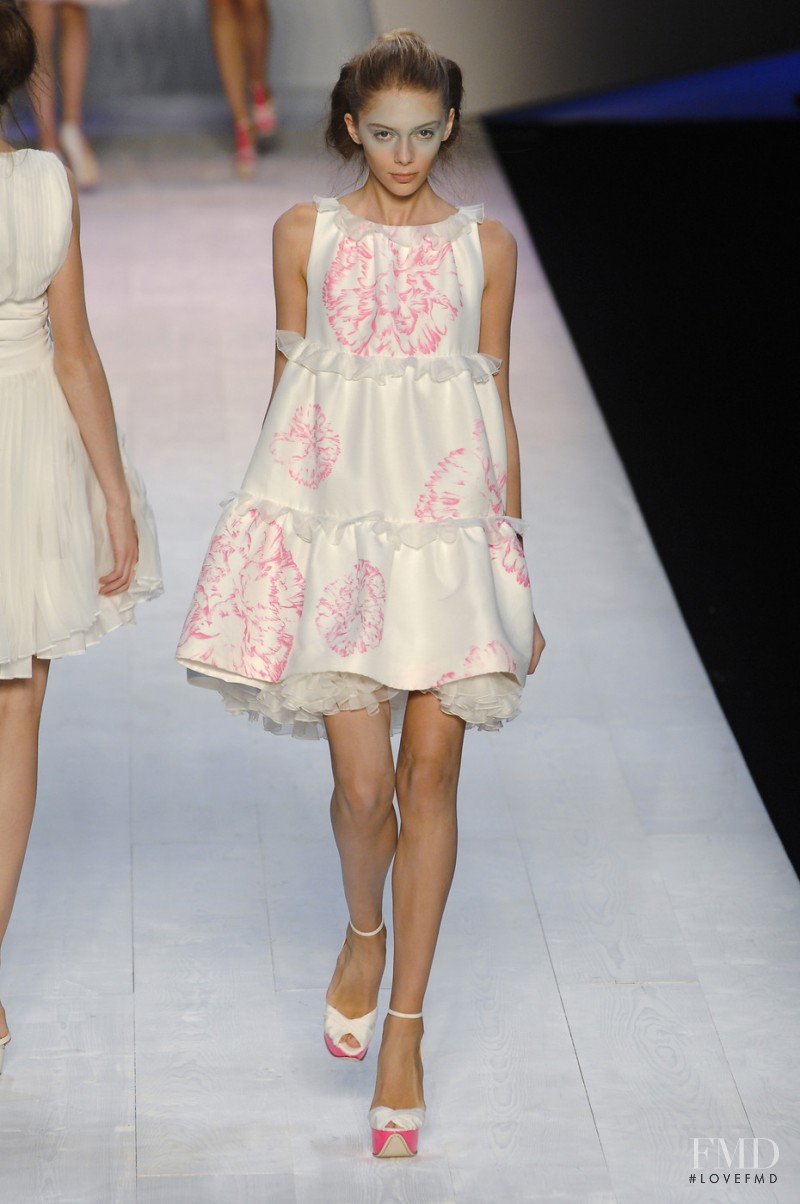 Yasmina Muratovich featured in  the Giambattista Valli fashion show for Spring/Summer 2008