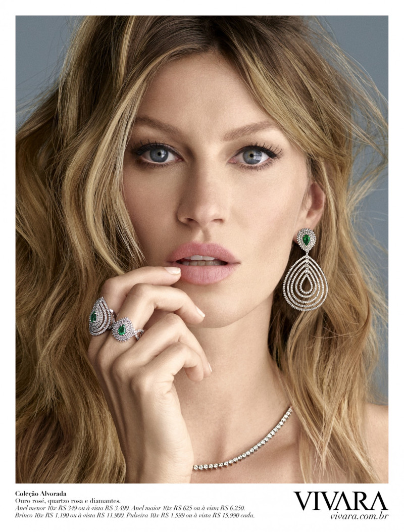 Gisele Bundchen featured in  the Vivara advertisement for Christmas 2014