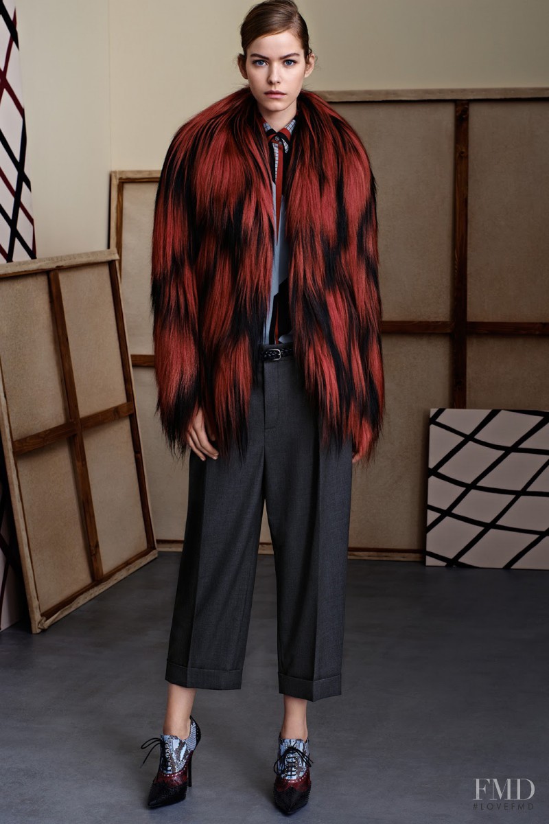 Alexandra Hochguertel featured in  the Gucci fashion show for Pre-Fall 2015