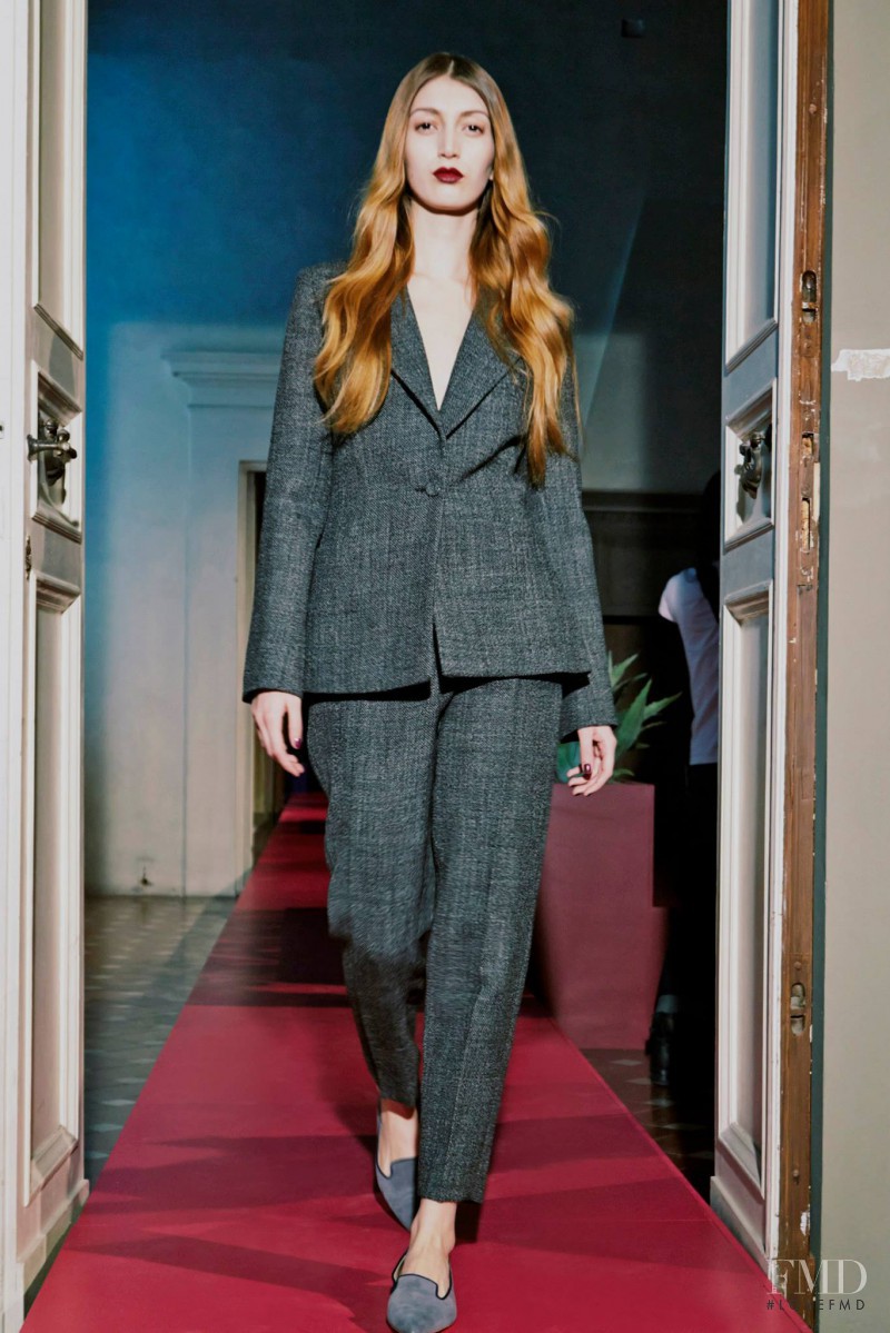 Barbara Casasola fashion show for Pre-Fall 2014