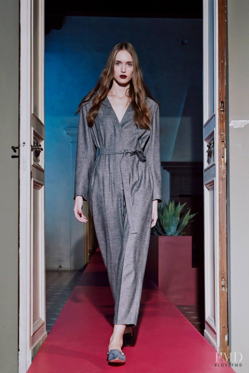 Barbara Casasola fashion show for Pre-Fall 2014