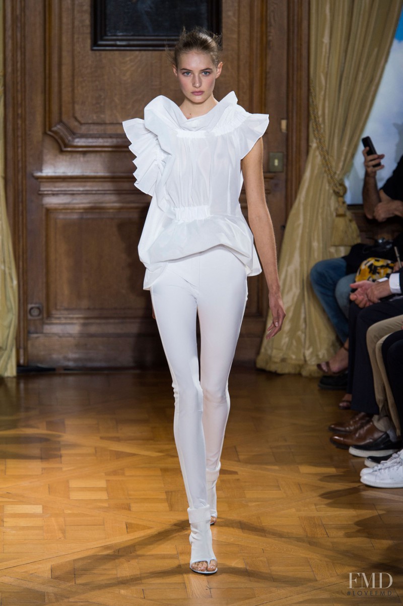 Sanne Vloet featured in  the Viktor & Rolf fashion show for Spring/Summer 2015