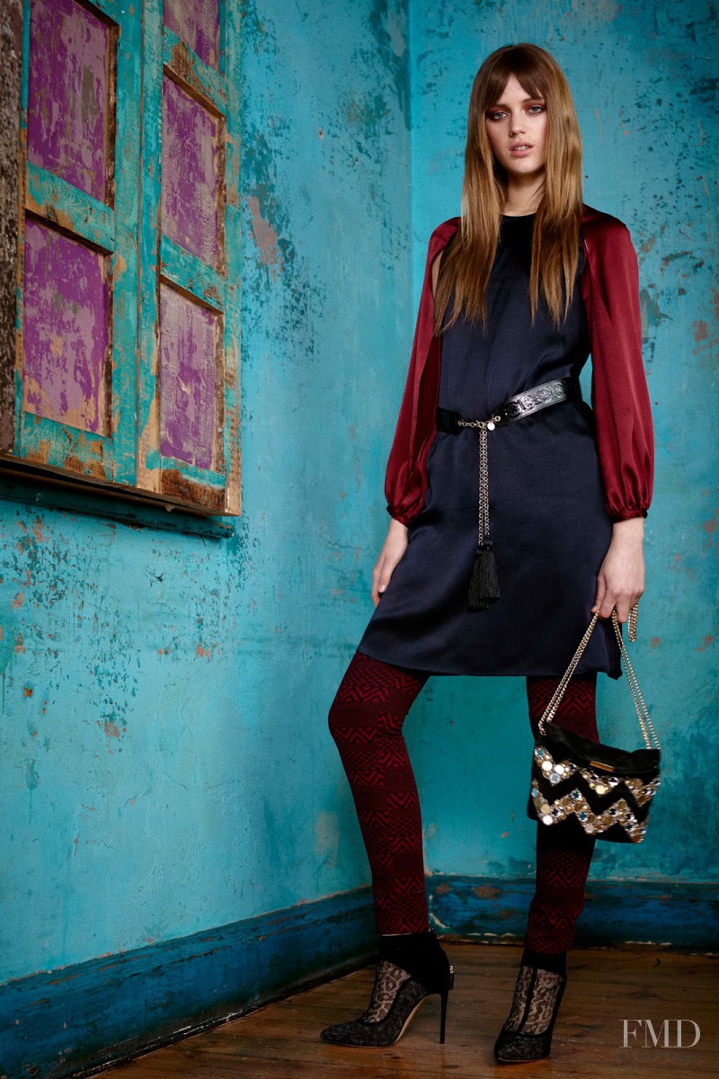 Esther Heesch featured in  the Matthew Williamson fashion show for Pre-Fall 2015