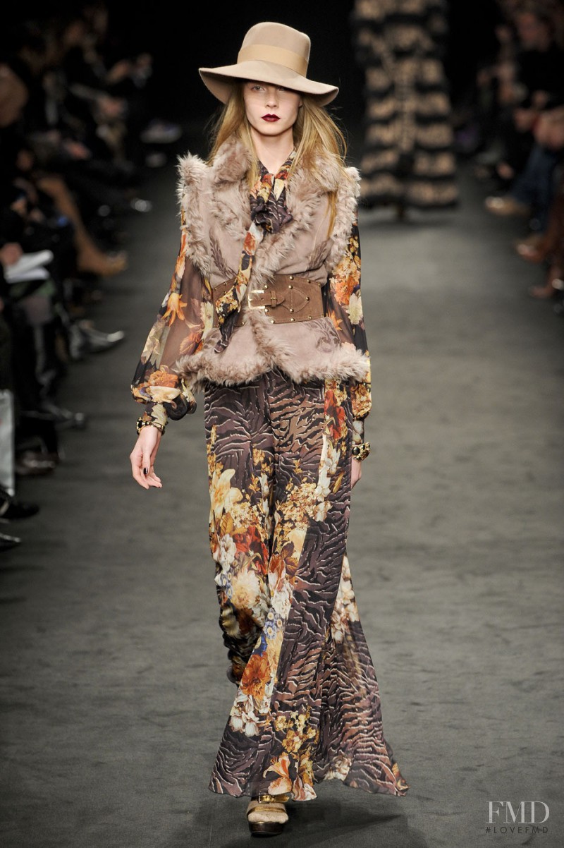 Angelo Marani fashion show for Autumn/Winter 2011