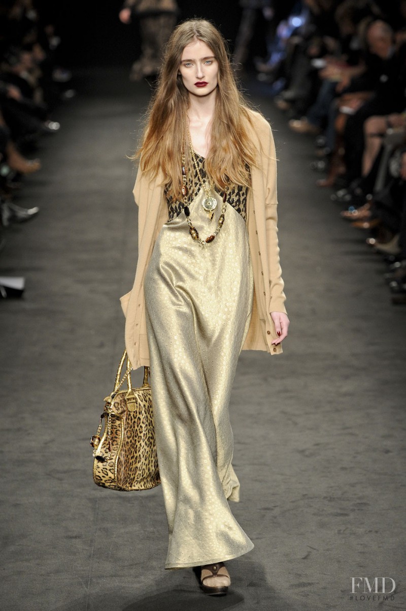 Angelo Marani fashion show for Autumn/Winter 2011