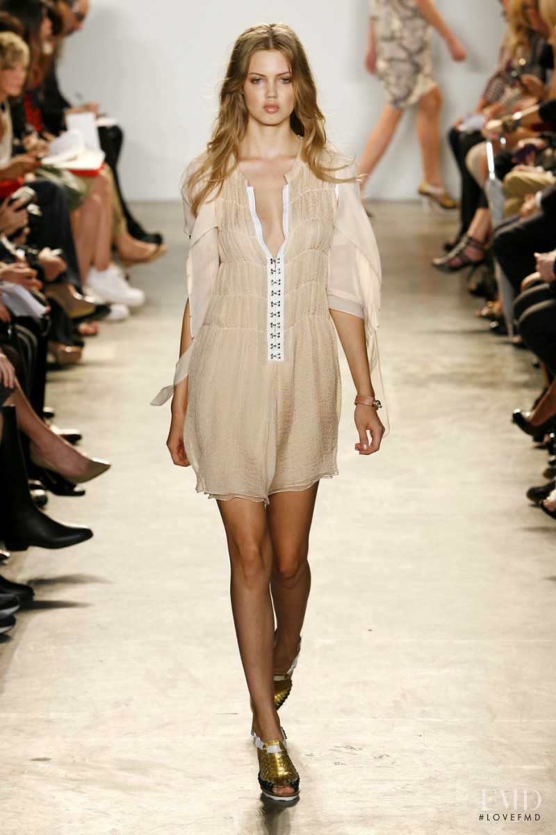 Lindsey Wixson featured in  the Thakoon fashion show for Spring/Summer 2011