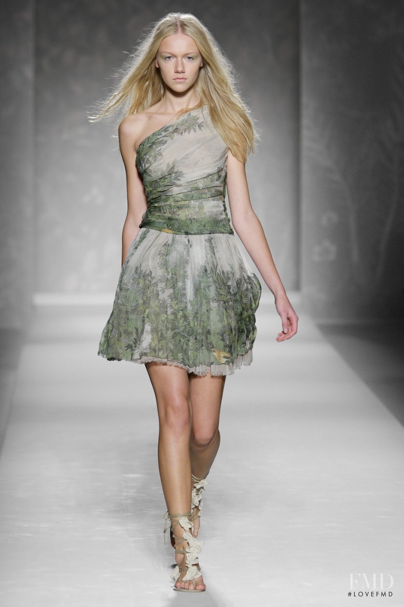 Alberta Ferretti fashion show for Spring/Summer 2011