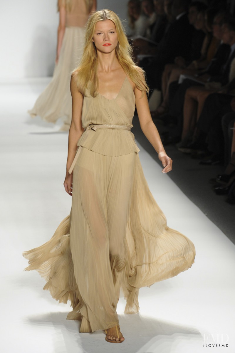 J Mendel fashion show for Spring/Summer 2011