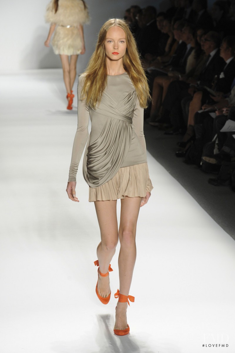 J Mendel fashion show for Spring/Summer 2011