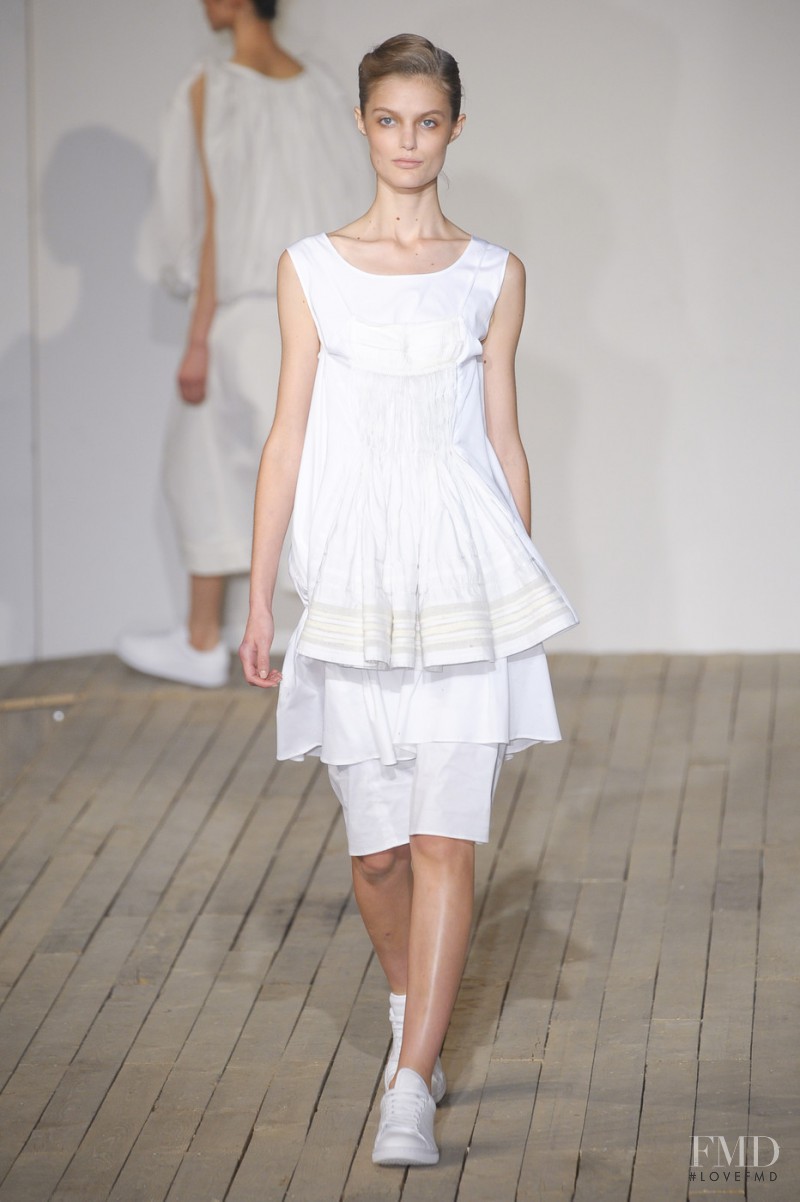 Katie Fogarty featured in  the Ter Et Bantine fashion show for Spring/Summer 2011