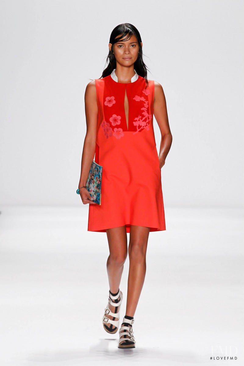 Vivienne Tam fashion show for Spring/Summer 2015