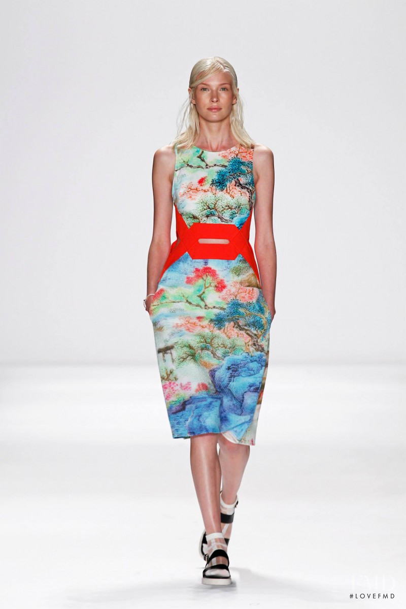 Vivienne Tam fashion show for Spring/Summer 2015