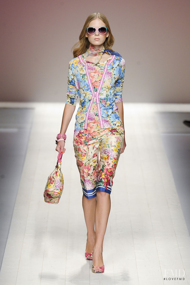 be Blumarine fashion show for Spring/Summer 2012