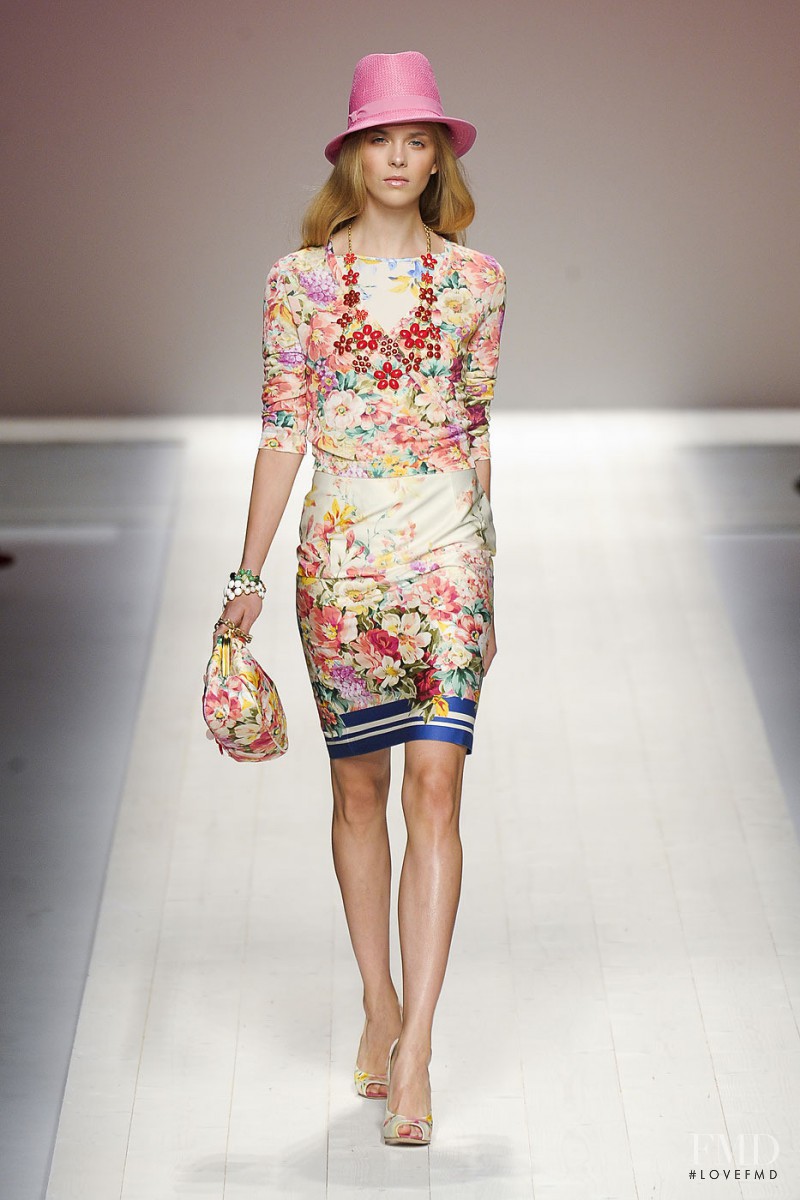 be Blumarine fashion show for Spring/Summer 2012