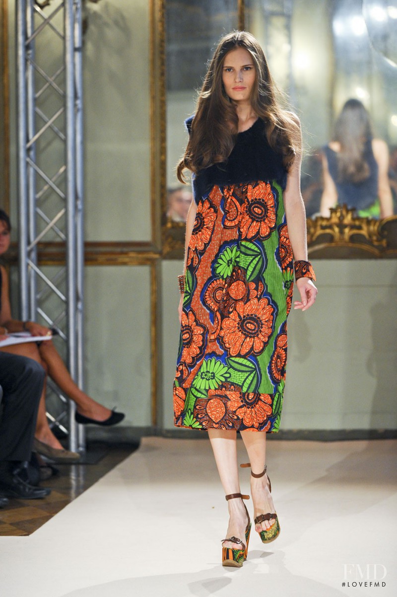 Simonetta Ravizza fashion show for Spring/Summer 2012