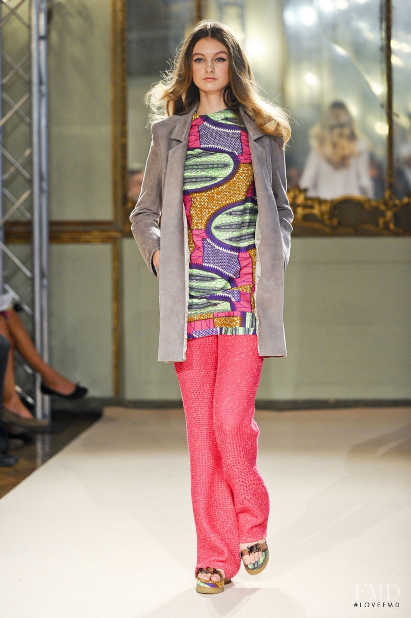 Simonetta Ravizza fashion show for Spring/Summer 2012