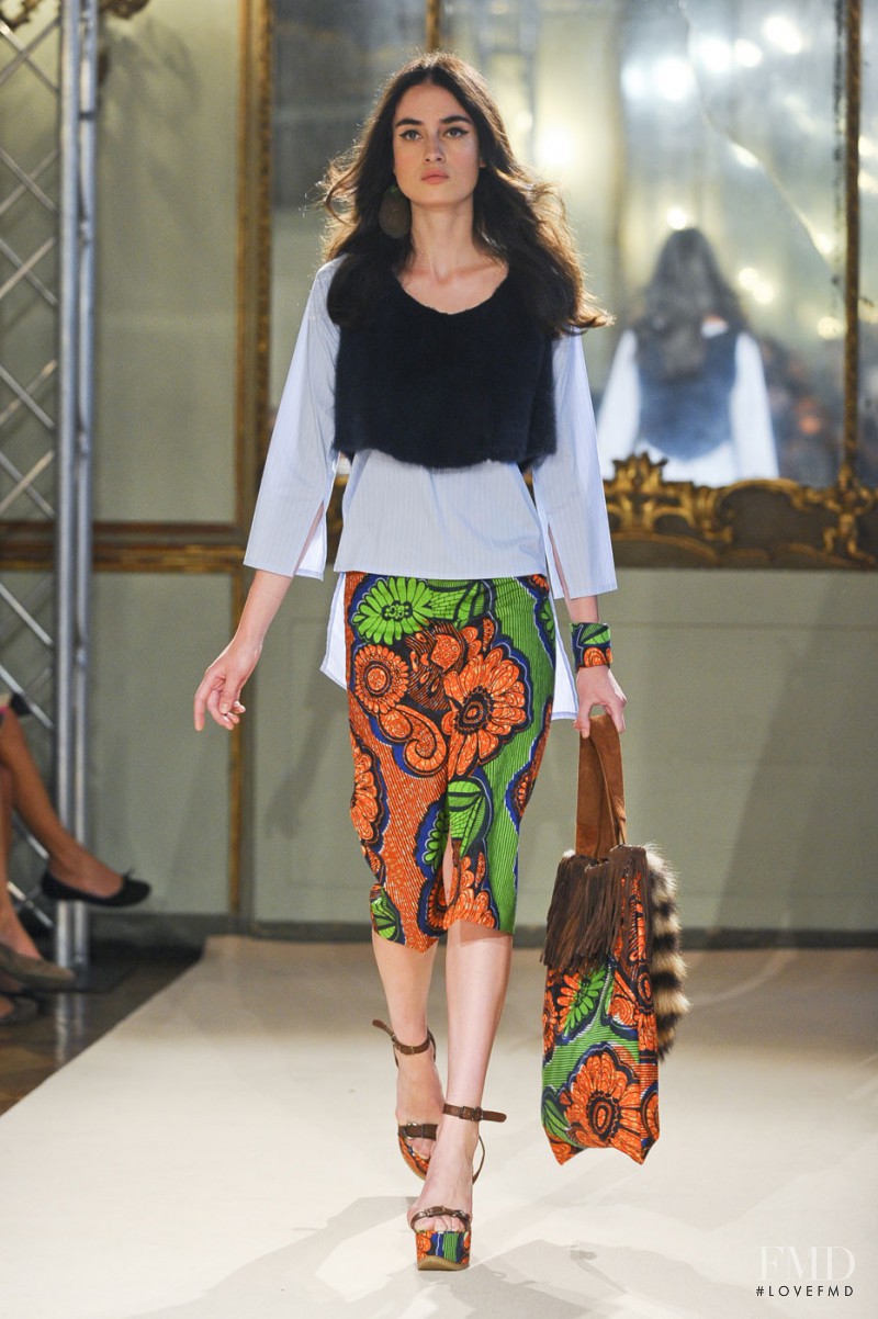 Simonetta Ravizza fashion show for Spring/Summer 2012