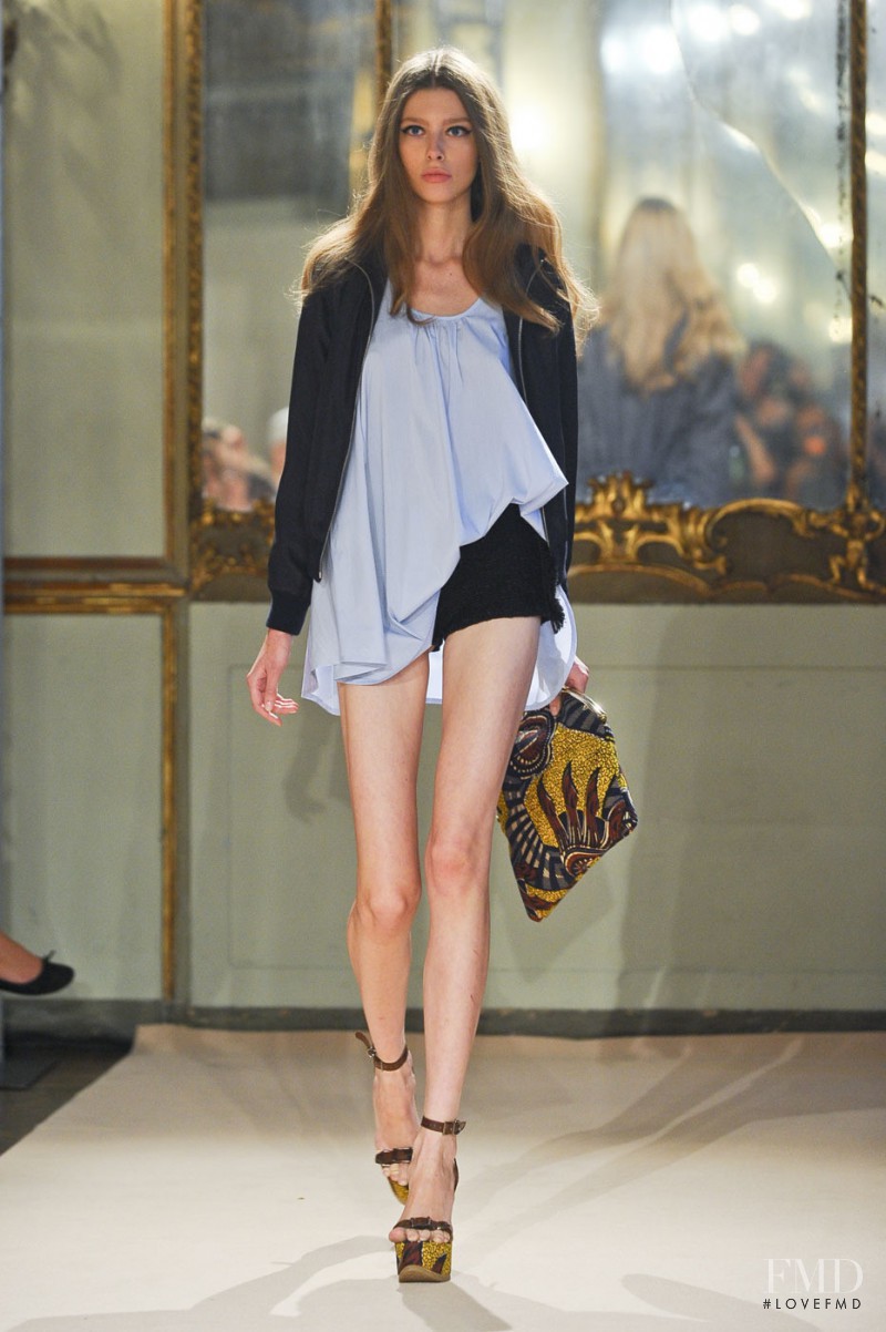 Simonetta Ravizza fashion show for Spring/Summer 2012