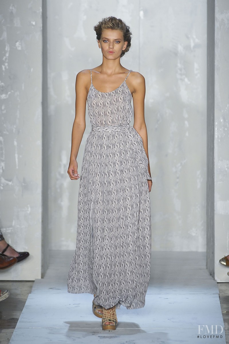 Bregje Heinen featured in  the SUNO fashion show for Spring/Summer 2012